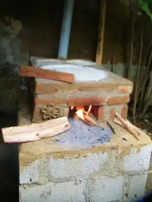 fig 1b: Patsari improved cookstove made of bricks and mortar and ruble filling