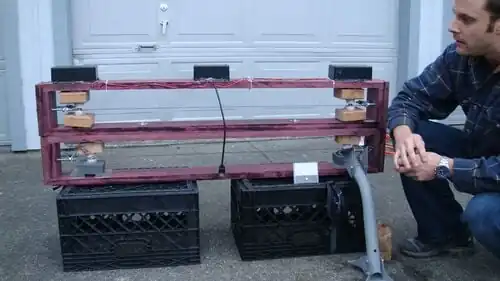 Samoa Hostel Windbelt An array of wind belts that can charge a cell phone