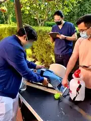 Non-expert trying the simple version of our DIY Tourniquet simulator