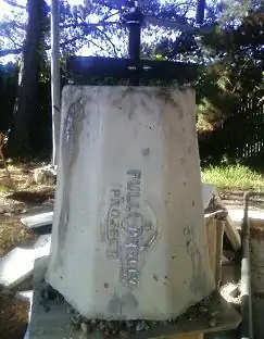 The LC sheller Innovating concrete with sawdust and clay to lower the costs and weight using materials available in some parts of Western Africa