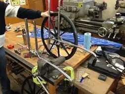 Calcul du fauteuil roulant à cercueil recyclé.JPG